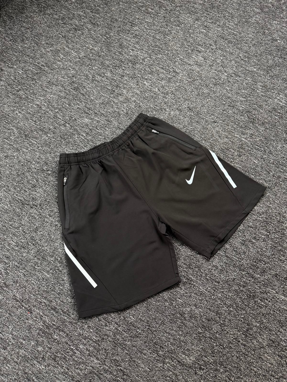 BLACK F