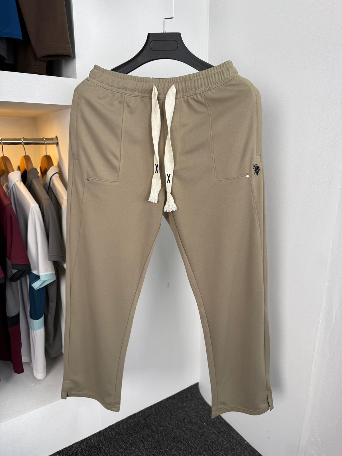 BEige Classic Regular Fit Low-Cut Trouser